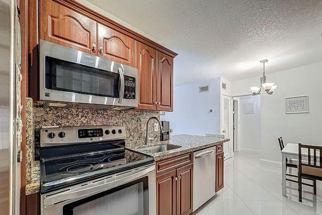 2600 S OCEAN Drive S102, Hollywood, FL 33019