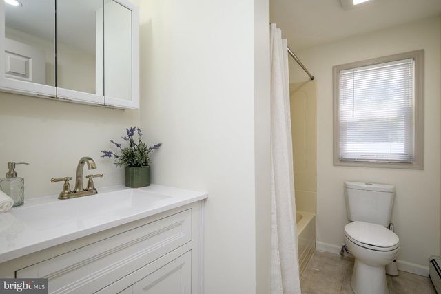 6 AVENUE A, Helmetta, NJ 08828
