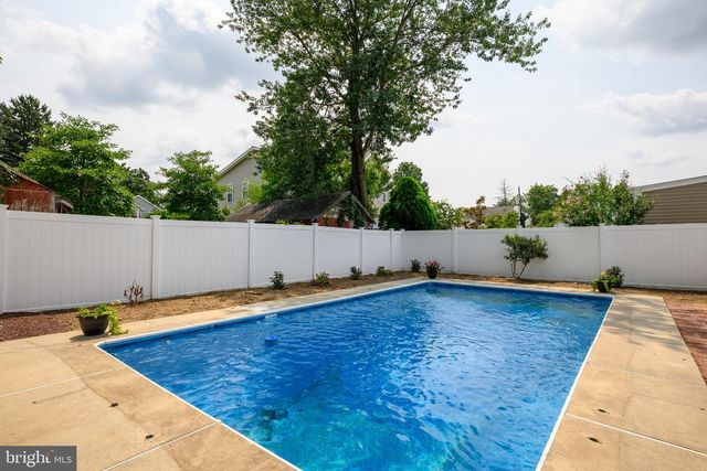 6 AVENUE A, Helmetta, NJ 08828