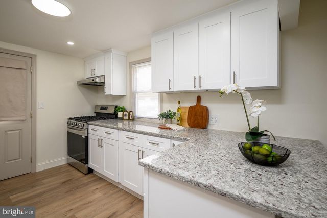 6 AVENUE A, Helmetta, NJ 08828