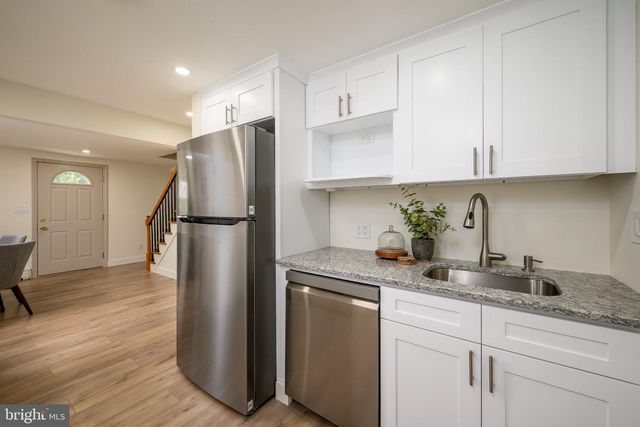 6 AVENUE A, Helmetta, NJ 08828