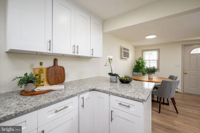 6 AVENUE A, Helmetta, NJ 08828
