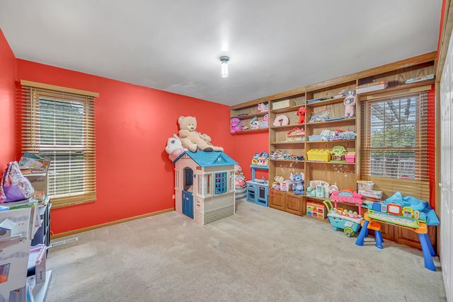 206 Albert Drive, Vernon Hills, IL 60061