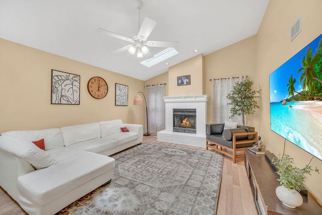 206 Albert Drive, Vernon Hills, IL 60061