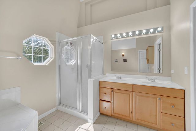 206 Albert Drive, Vernon Hills, IL 60061