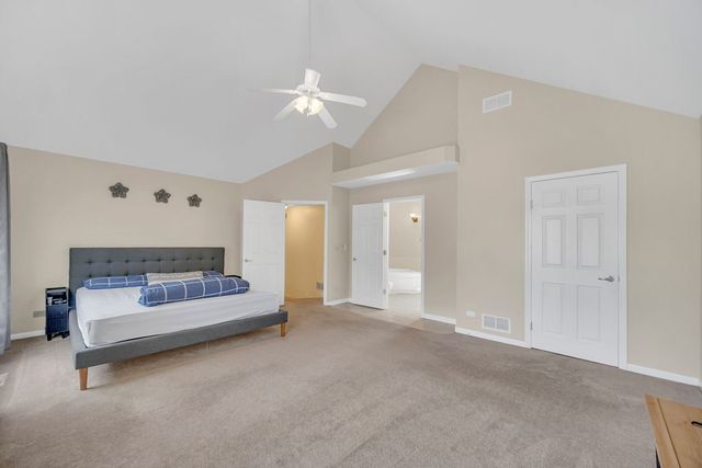 206 Albert Drive, Vernon Hills, IL 60061