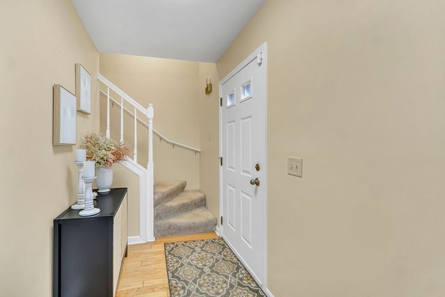 206 Albert Drive, Vernon Hills, IL 60061