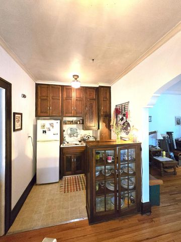 707 SE 5th Street SE, Minneapolis, MN 55414