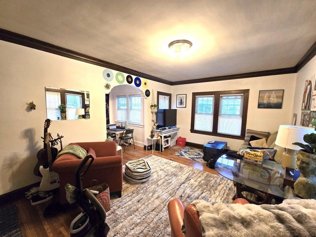 707 SE 5th Street SE, Minneapolis, MN 55414