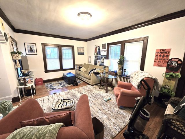 707 SE 5th Street SE, Minneapolis, MN 55414