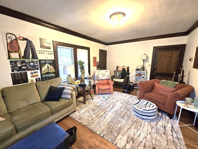 707 SE 5th Street SE, Minneapolis, MN 55414