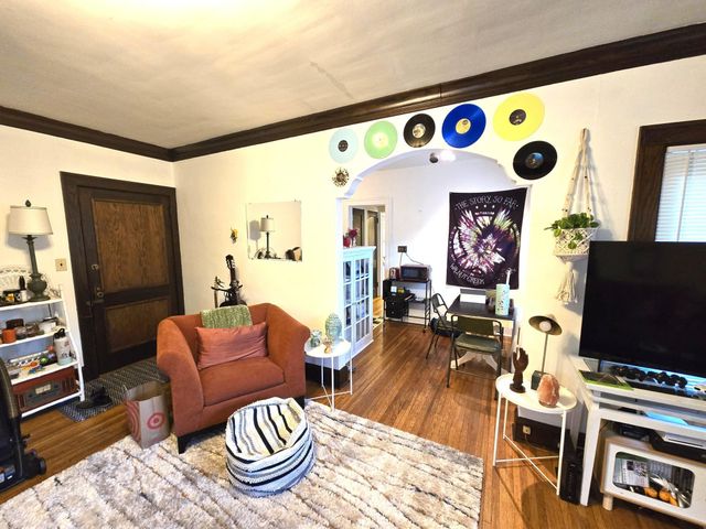 707 SE 5th Street SE, Minneapolis, MN 55414