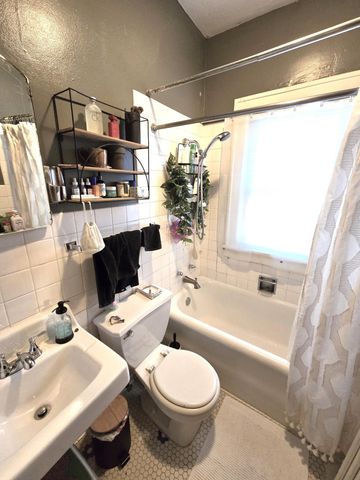 707 SE 5th Street SE, Minneapolis, MN 55414