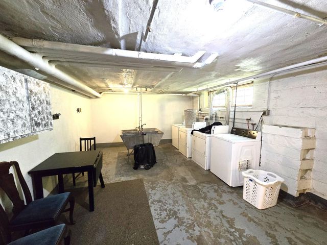 707 SE 5th Street SE, Minneapolis, MN 55414