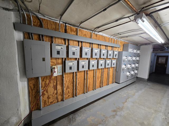 707 SE 5th Street SE, Minneapolis, MN 55414