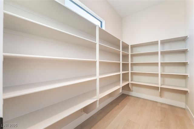 9261 Fountain Creek Court, Las Vegas, NV 89139