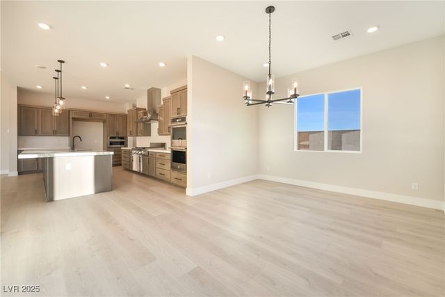 9261 Fountain Creek Court, Las Vegas, NV 89139