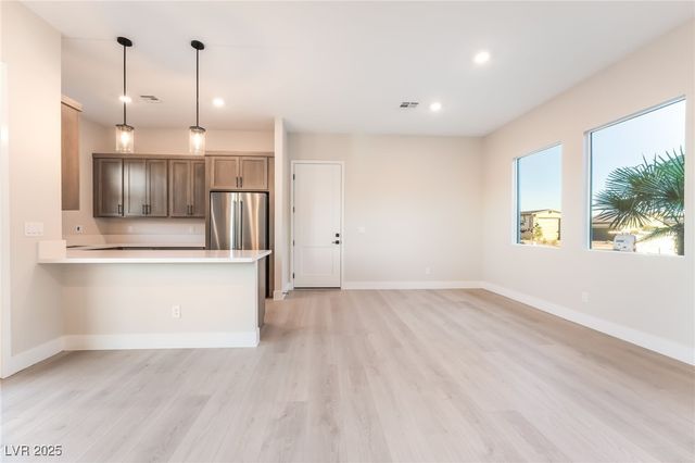 9261 Fountain Creek Court, Las Vegas, NV 89139