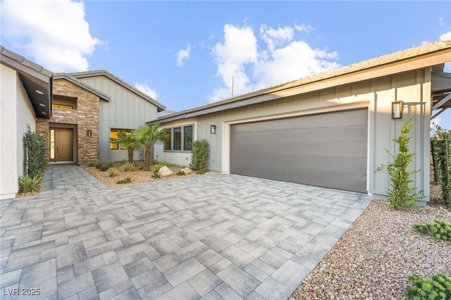 9261 Fountain Creek Court, Las Vegas, NV 89139