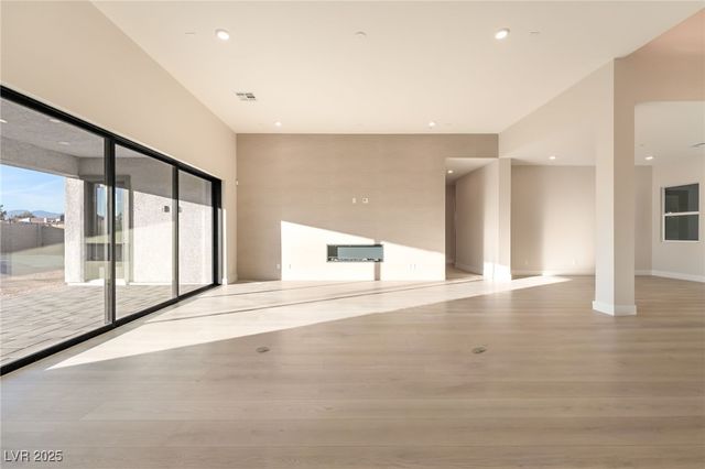 9261 Fountain Creek Court, Las Vegas, NV 89139