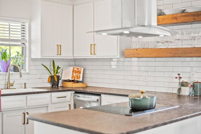 105 White Oak Ln Lane, Little Rock, AR 72227