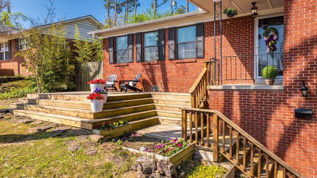 105 White Oak Ln Lane, Little Rock, AR 72227