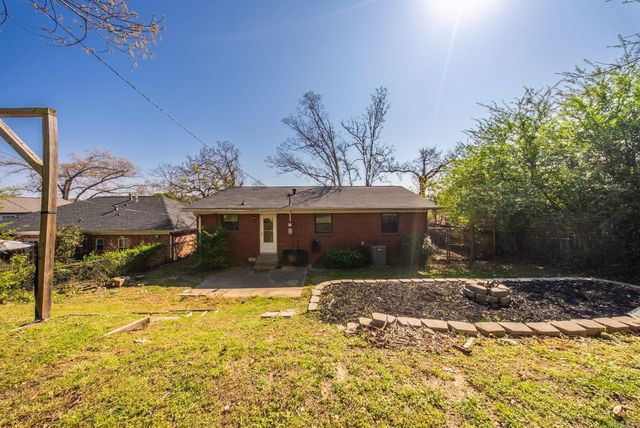 105 White Oak Ln Lane, Little Rock, AR 72227