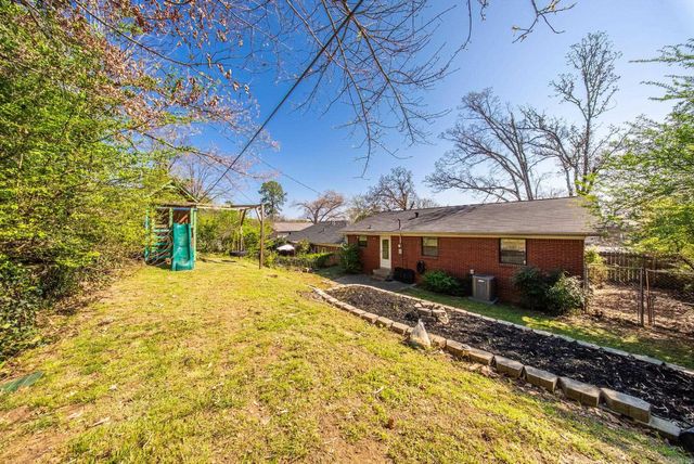 105 White Oak Ln Lane, Little Rock, AR 72227