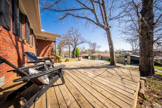 105 White Oak Ln Lane, Little Rock, AR 72227