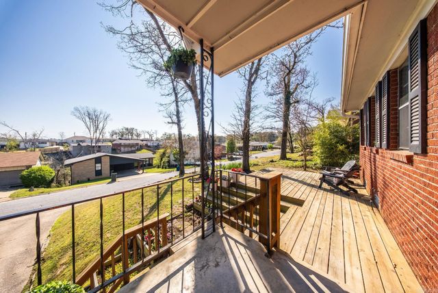 105 White Oak Ln Lane, Little Rock, AR 72227