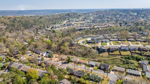 105 White Oak Ln Lane, Little Rock, AR 72227