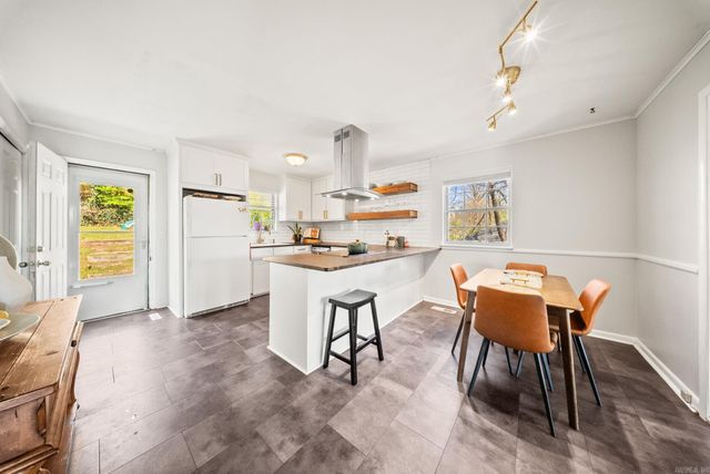 105 White Oak Ln Lane, Little Rock, AR 72227