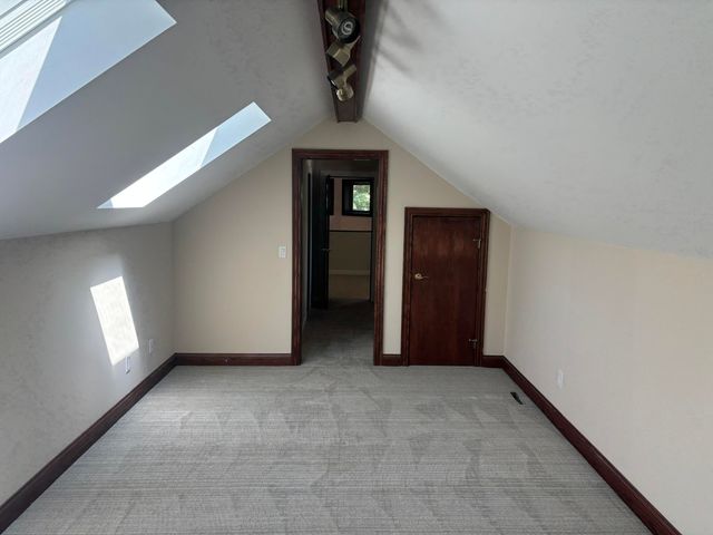 239 Crabapple Lane, Valparaiso, IN 46383
