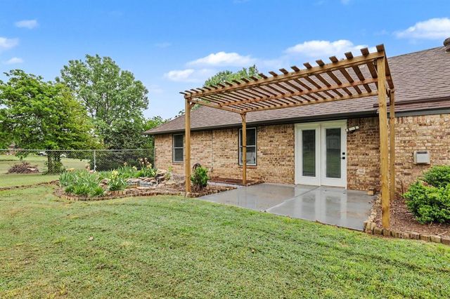 3800 Old Country Circle, Edmond, OK 73034