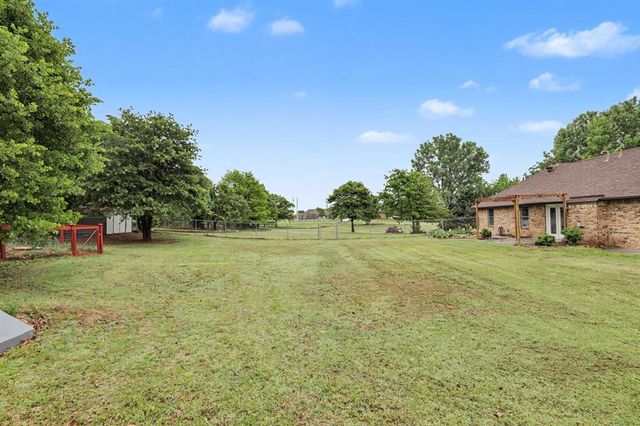 3800 Old Country Circle, Edmond, OK 73034