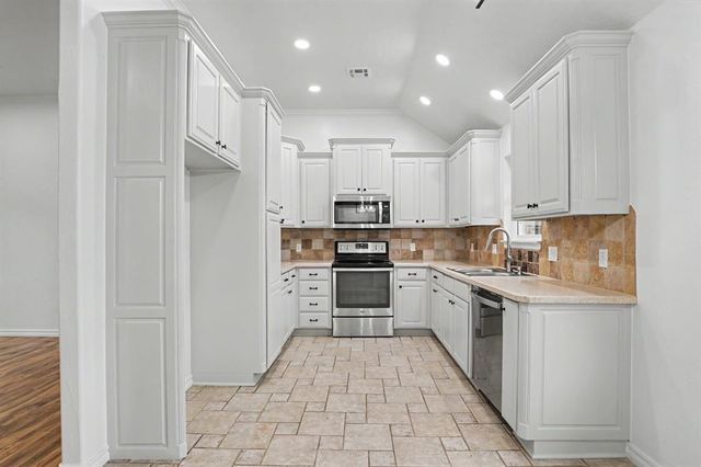 3800 Old Country Circle, Edmond, OK 73034