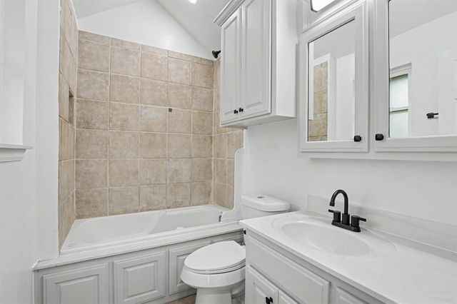3800 Old Country Circle, Edmond, OK 73034
