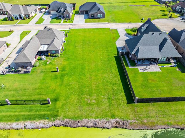 172 Godchaux Drive, Houma, LA 70360