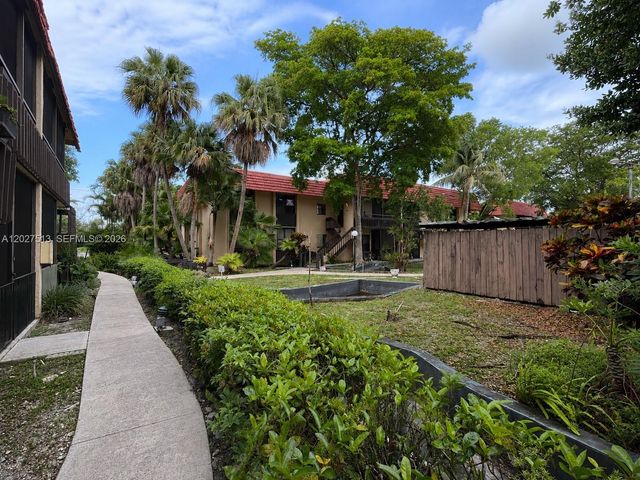 740 NE 199th St 102 G, Miami, FL 33179