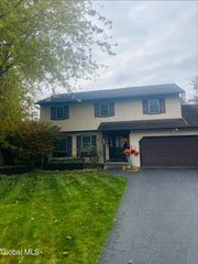 606 Tedesco Court, Guilderland, NY 12303