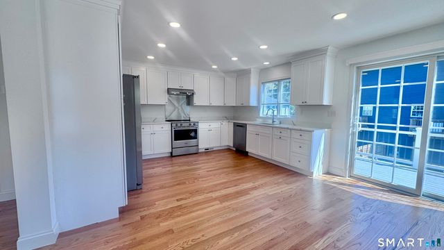 44 Mettler Street B, Woodbridge, CT 06525