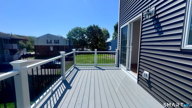 44 Mettler Street B, Woodbridge, CT 06525