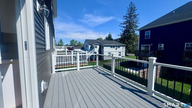 44 Mettler Street B, Woodbridge, CT 06525