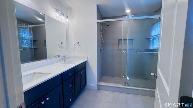 44 Mettler Street B, Woodbridge, CT 06525
