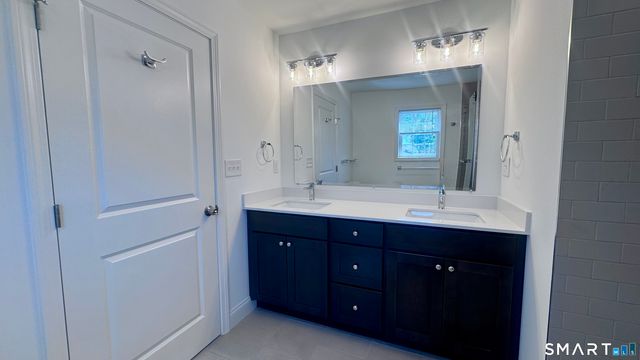 44 Mettler Street B, Woodbridge, CT 06525