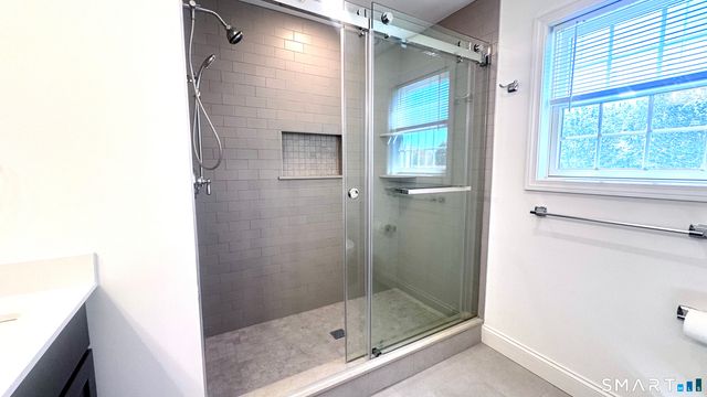 44 Mettler Street B, Woodbridge, CT 06525