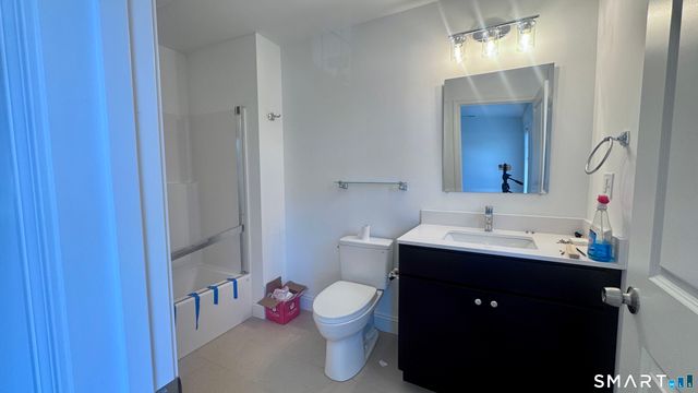 44 Mettler Street B, Woodbridge, CT 06525