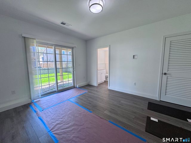 44 Mettler Street B, Woodbridge, CT 06525