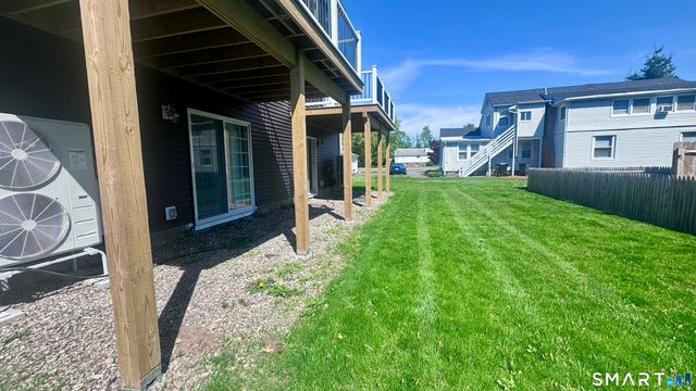44 Mettler Street B, Woodbridge, CT 06525