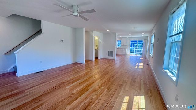 44 Mettler Street B, Woodbridge, CT 06525